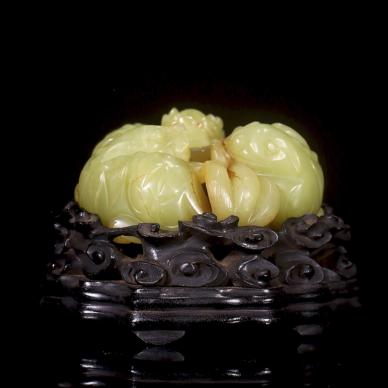 Figura de jade amarillo 