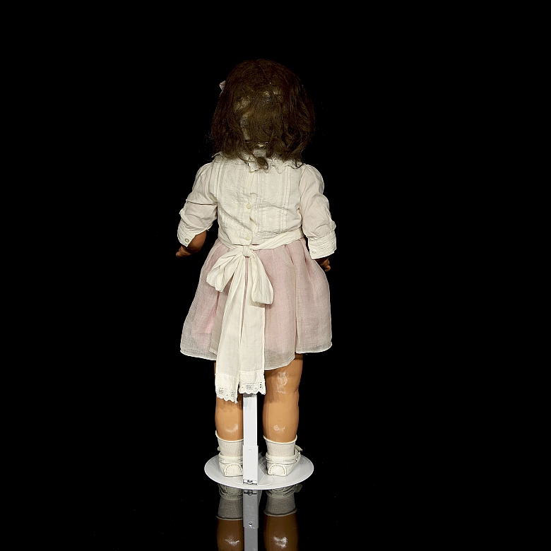 Muñeca andadora mecánica, Florido, España, c. 1920-1922