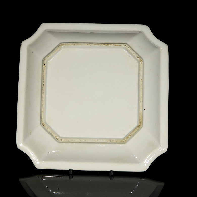 Plato de porcelana