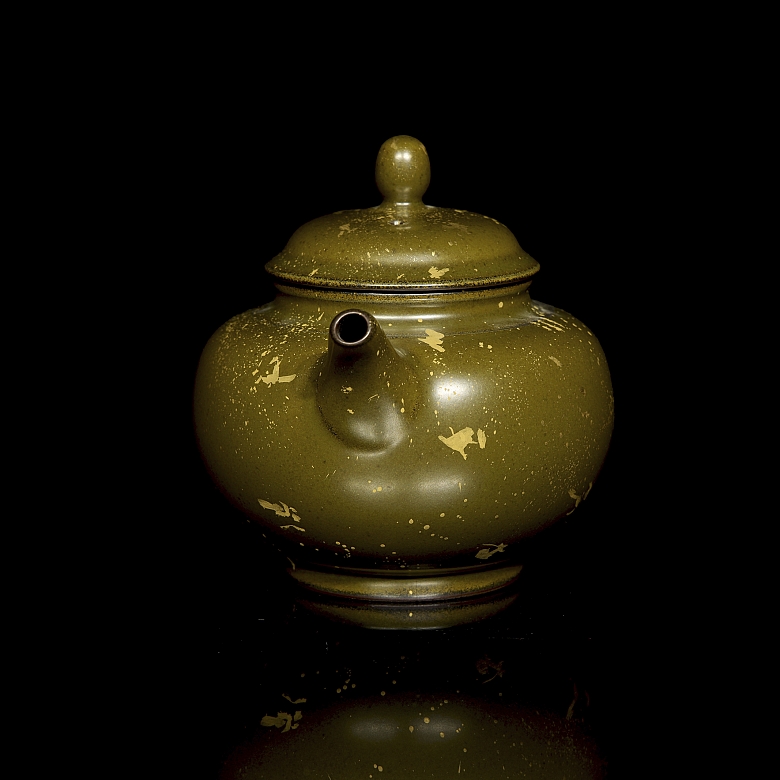 Tetera de cerámica con esmalte de té, con sello Qianlong