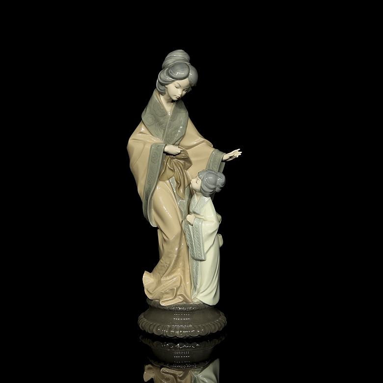 Nao figurine by Lladró, “Geisha with child,” 1980