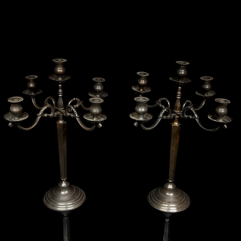 Pareja de candelabros de cinco luces, s.XX