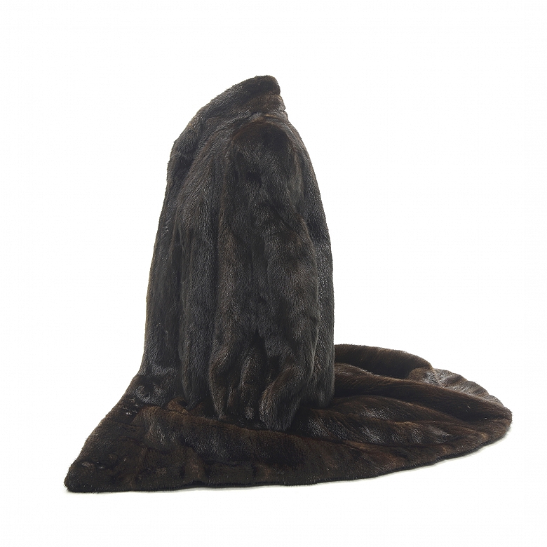 长款棕色貂皮大衣