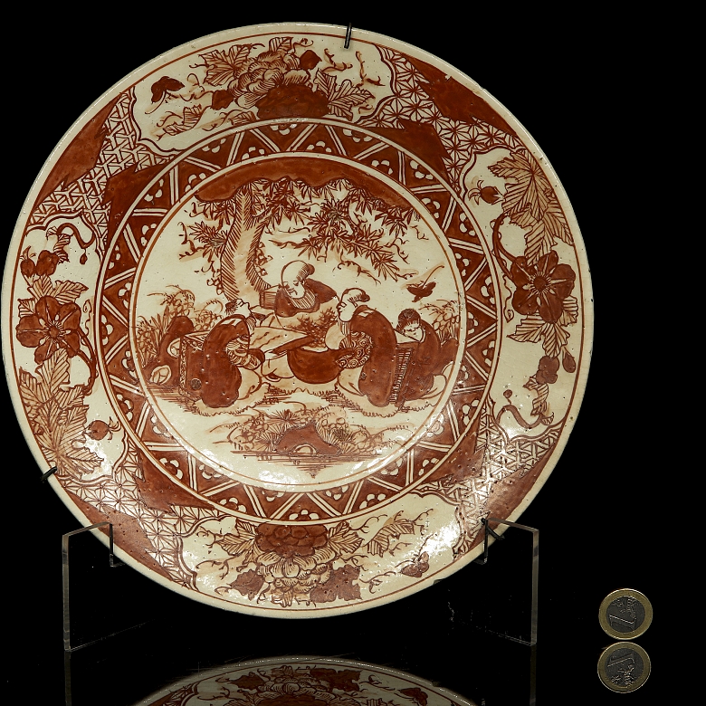 Iron-red enamelled porcelain plate ‘Garden Scene’, with Yongle mark - 7