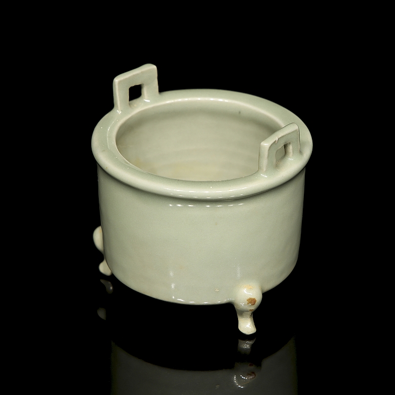 Incensario de porcelana celadón, estilo Ding, dinastía Qing