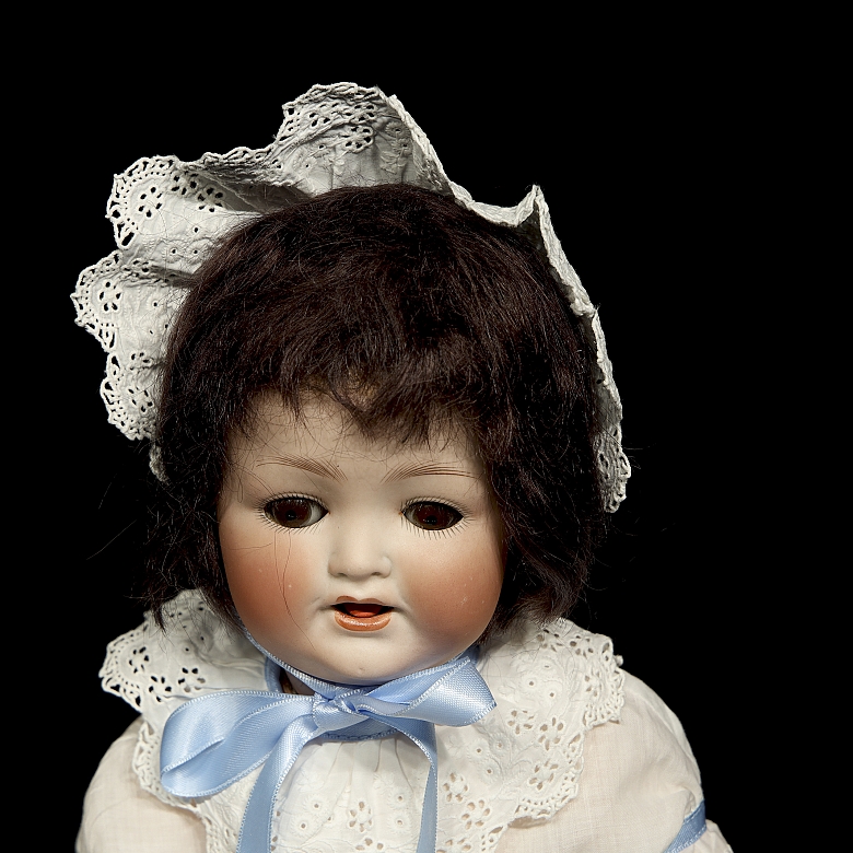 Muñeca de porcelana de carácter Heubach Köppelsdorf, Alemania, c. 1920-1925