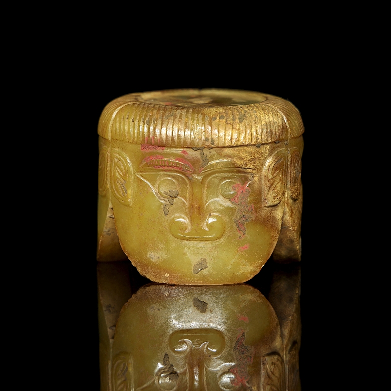Figura de jade amarillo 