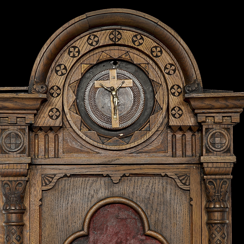 Antiguo limosnero con Cristo de hueso, fnn.s.XIX