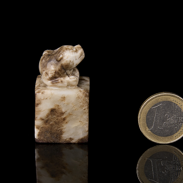 Small jade seal ‘Beast’, Ming dynasty
