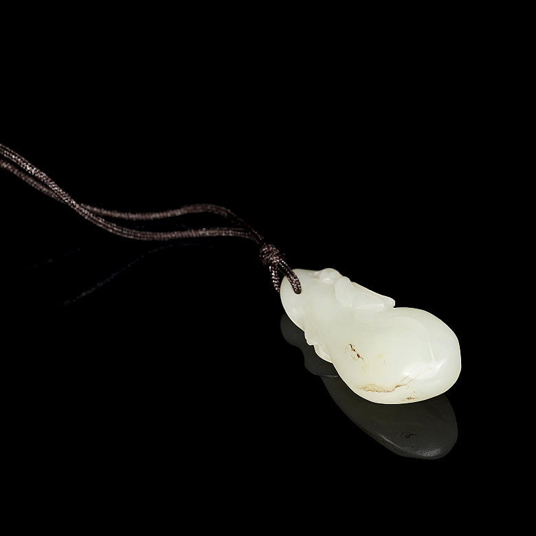 White jade pendant, “Aubergine,” 20th century - 6