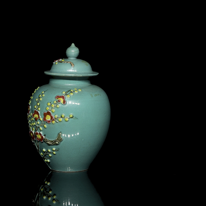 Porcelain jar ‘Plum Blossoms’, 20th century - 3