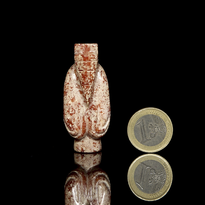 Colgante de jade tallado