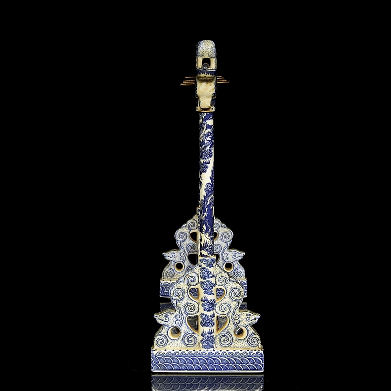 Porcelain stand with three brushes, 20th century - 9