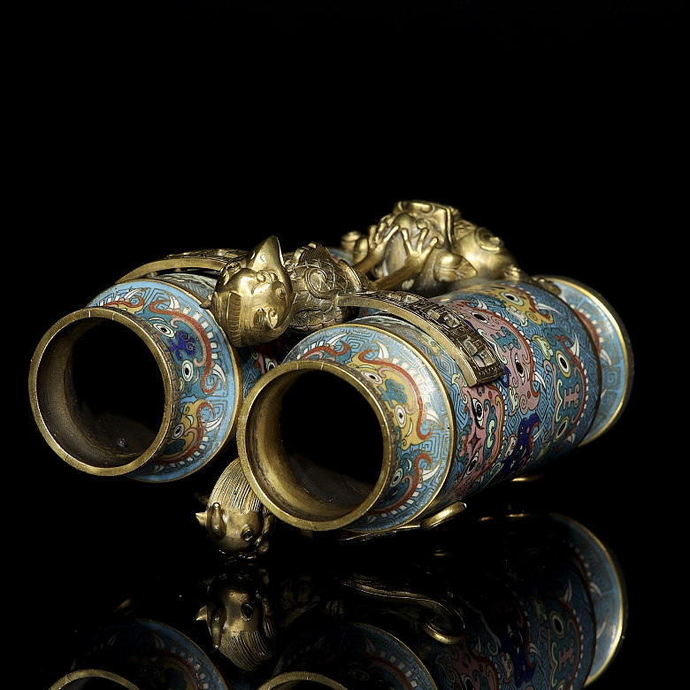 Doble jarrón de bronce dorado con esmalte cloisonné 