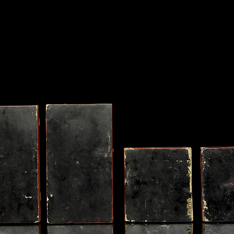 Set of four small carved and lacquered wooden doors, Qing dynasty. - 2
