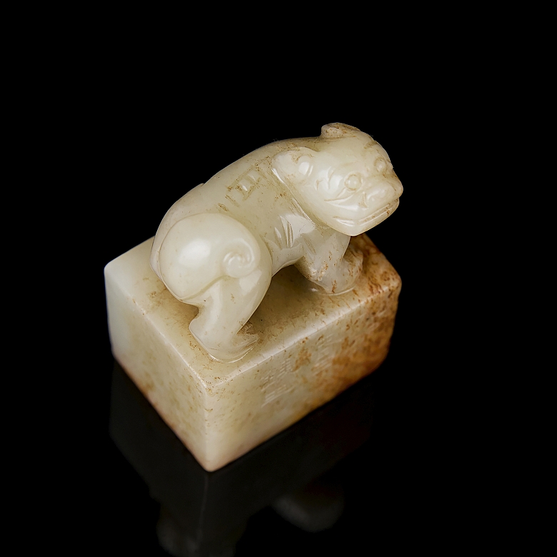 Hetian jade seal ‘Auspicious Beast’, Qing dynasty