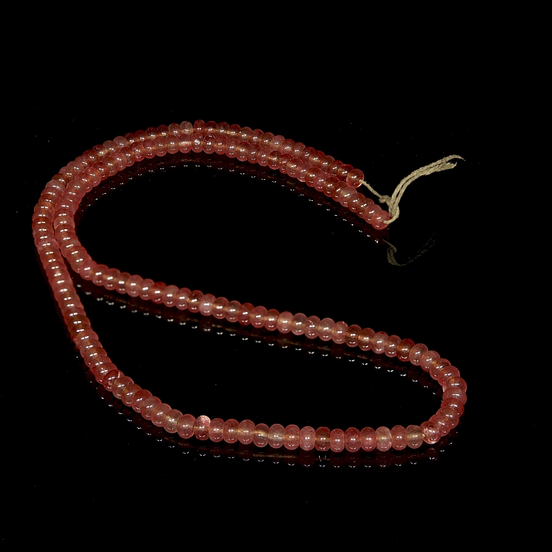 Necklace with pink stone beads