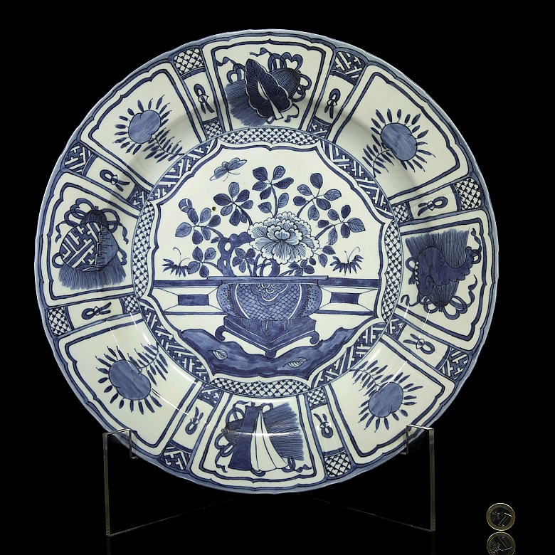 Plato de porcelana azul y blanco, S.XX - 7