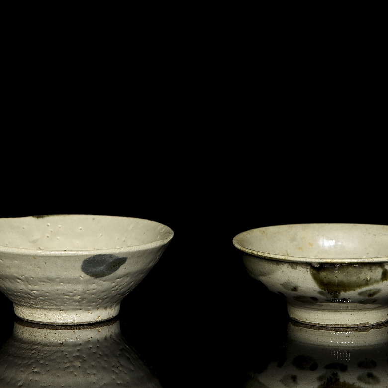 Two glazed ceramic bowls, Qing dynasty