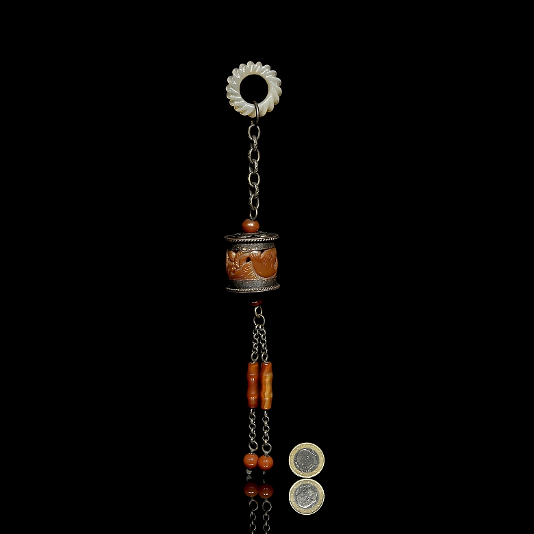 Amuleto de ágata y metal 
