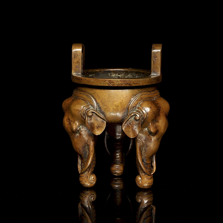 Bronze incense burner ‘Elephants’, with Xuande seal