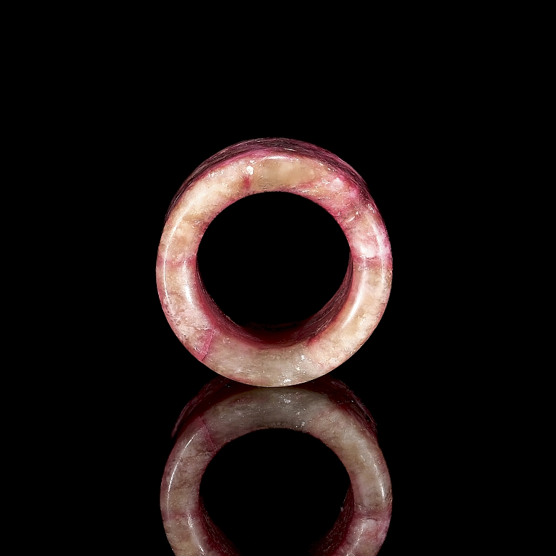 Red jade archer's ring, Qing dynasty