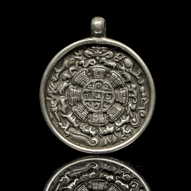 Antiguo colgante de plata, Tíbet