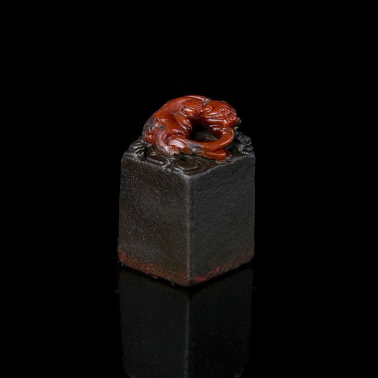 Nanhong seal ‘Dragon among clouds’, Qing dynasty