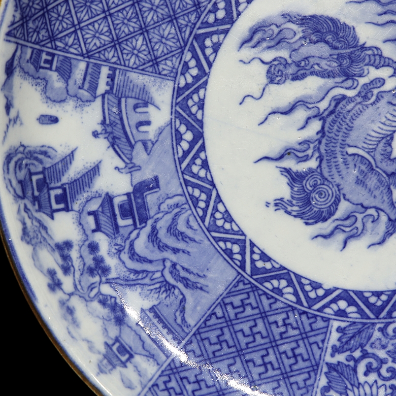 Plato de porcelana esmaltada