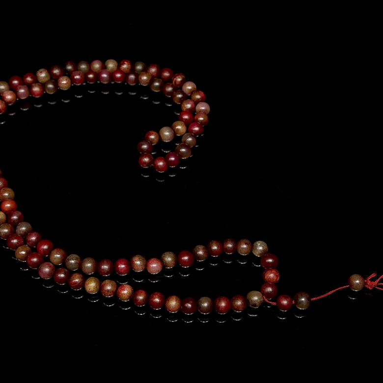 Mālā de ciento ocho cuentas de jade rojo, dinastía Qing