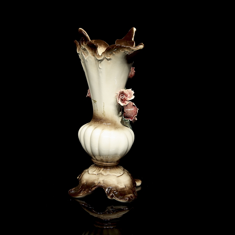Capodimonte porcelain ‘Vase with appliqué’, 20th century - 8