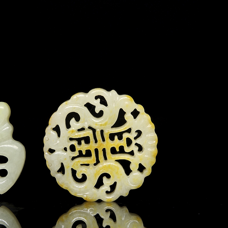 Pareja de colgantes de jade tallado, s.XX