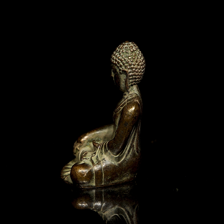 Gilded bronze figure ‘Shakyamuni’, Qing dynasty - 1