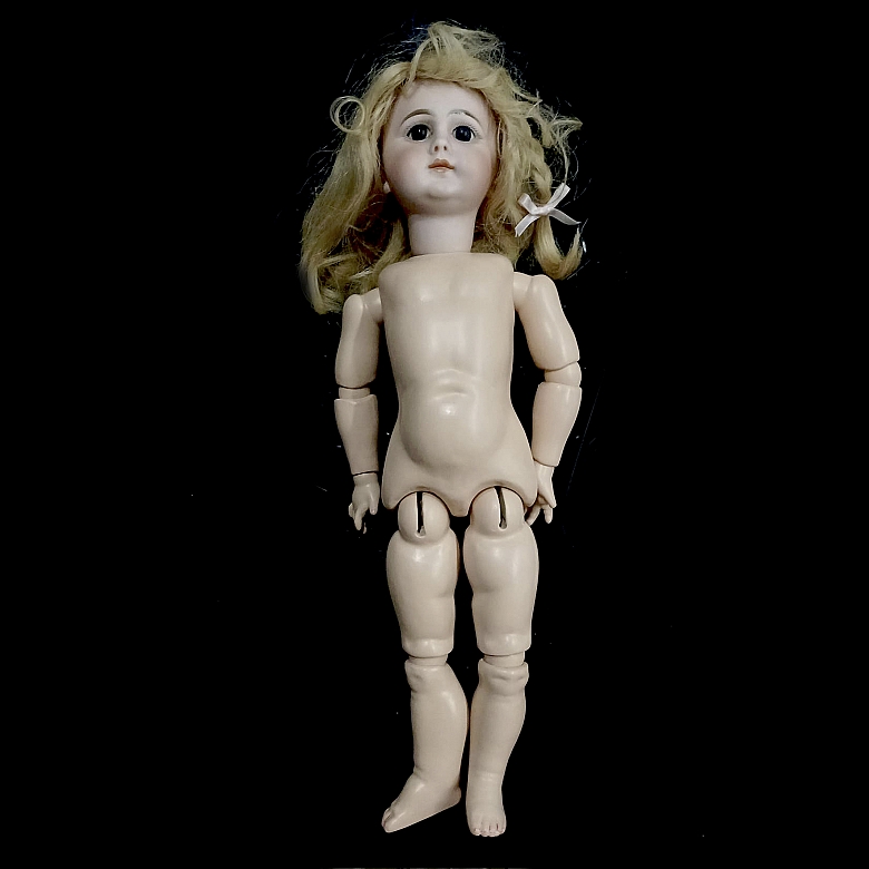 Muñeca rubia de porcelana, Europa, ca. 1885-1895