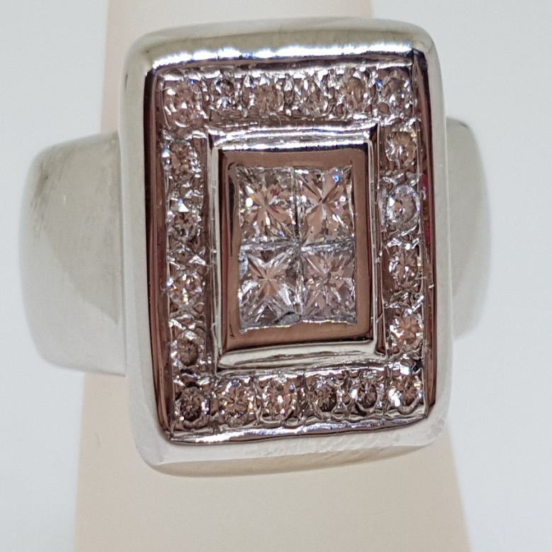 Sello en oro blanco 18k con diamantes