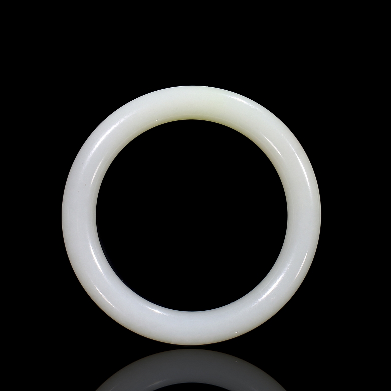 Hetian white jade bracelet, Qing dynasty