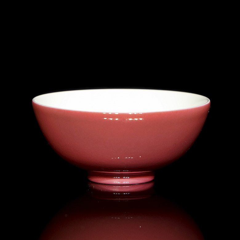 Taza de porcelana con esmalte rosado, con marca Yongzheng
