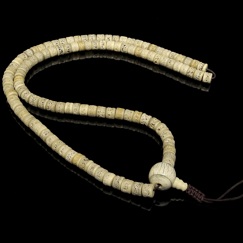 Necklace with bone beads, 20th century