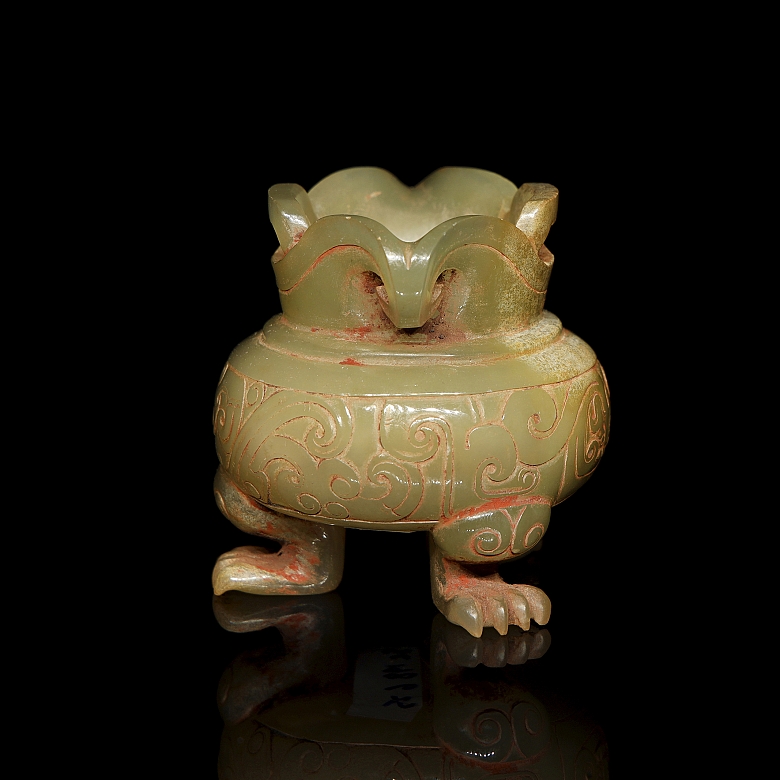 Carved jade ritual vessel, “Dragons,” Warring States period