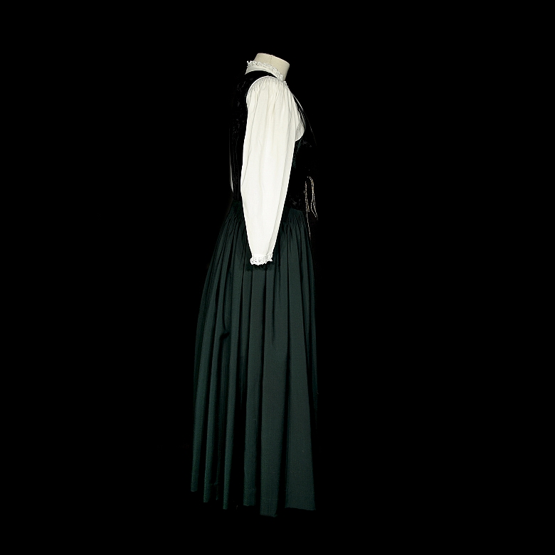 Traje tradicional austriaco “Dirndl”