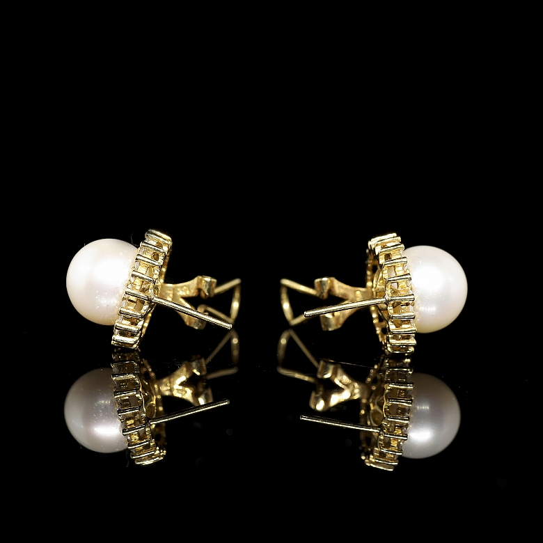 Pendientes en oro amarillo de 18K con perlas y diamantes
