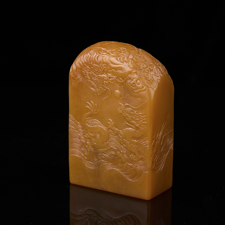 Tianhuang seal ‘Dragons between heaven and sea’, Qing dynasty