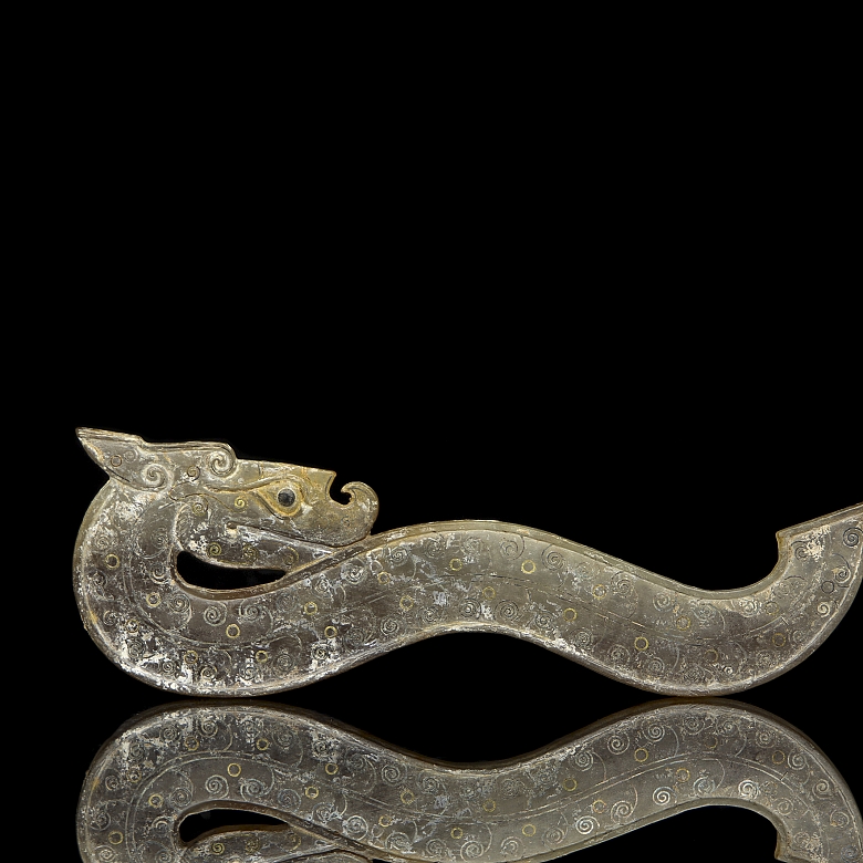 Ornamento de jade con plata y oro 