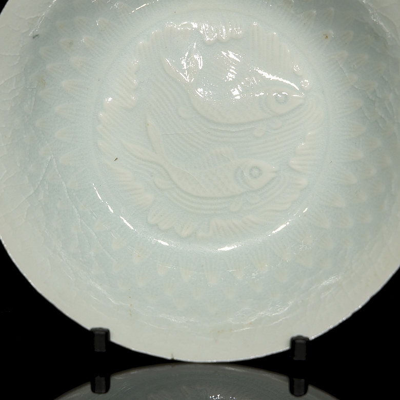 Celadon glazed porcelain plate ‘Fish’, Song style - 1