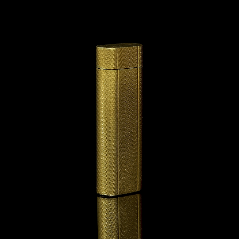 Lighter ‘Cartier, Les Must’, 18k gold-plated