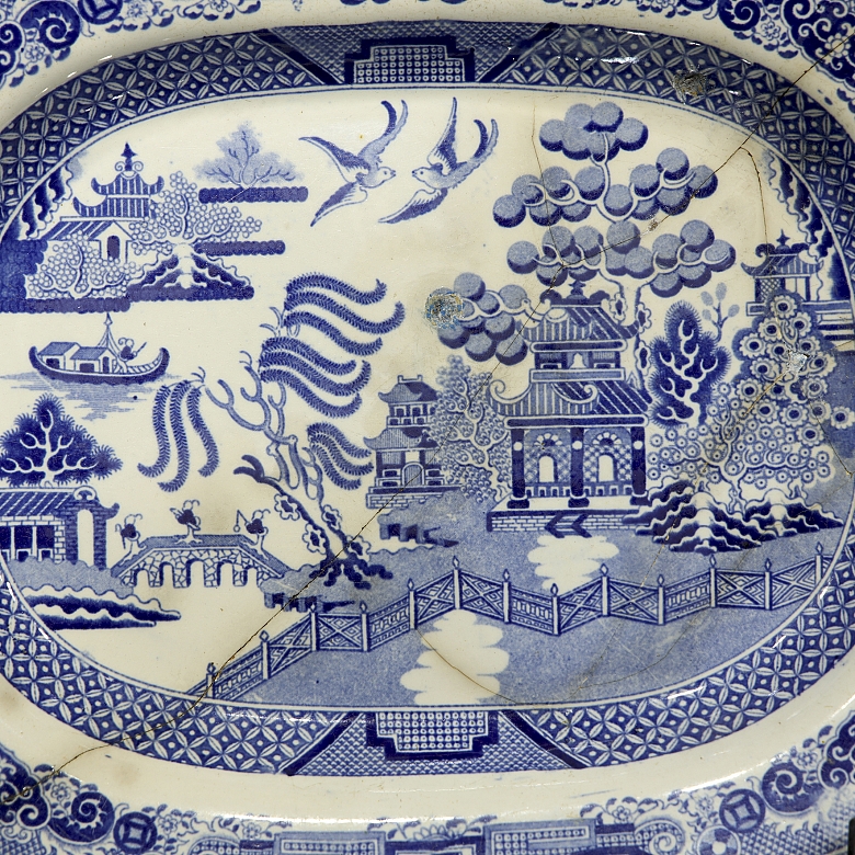 Pair of Willow Pattern trays, ‘Improved Stoneware’, 19th-20th century