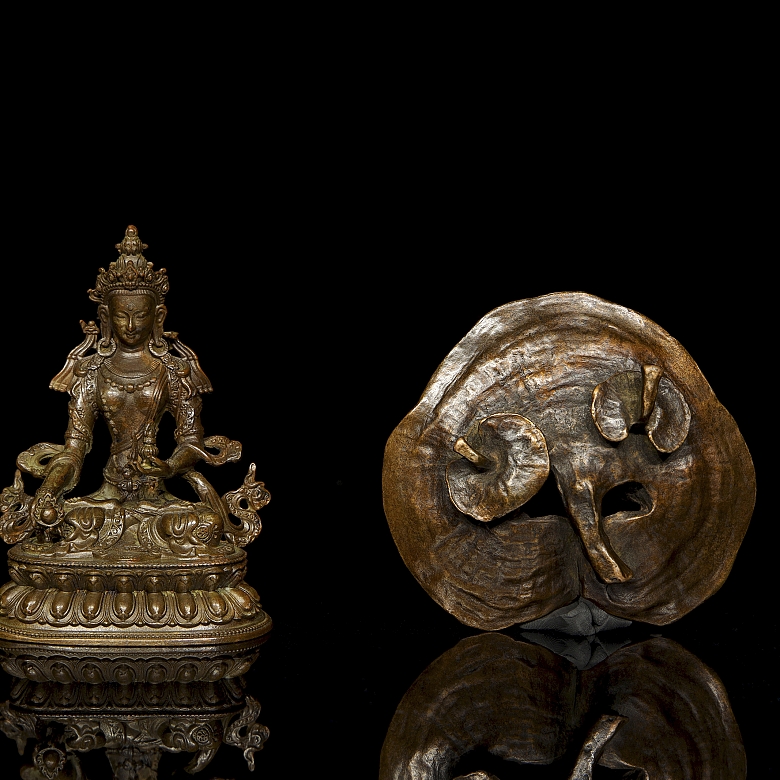 Pareja de figuras de bronce 