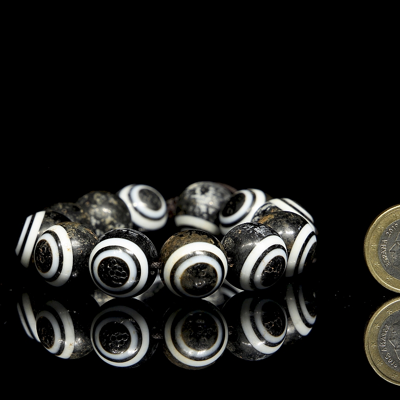 Pulsera de doce Dzi de ágata, dinastía Tang
