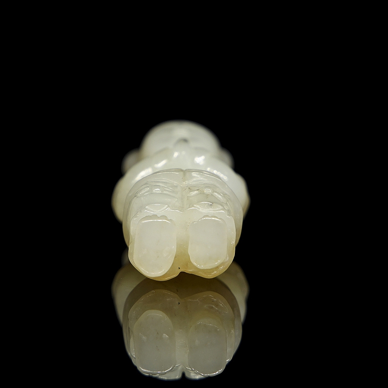 Carved jade figure ‘Girl’, Qing dynasty - 4