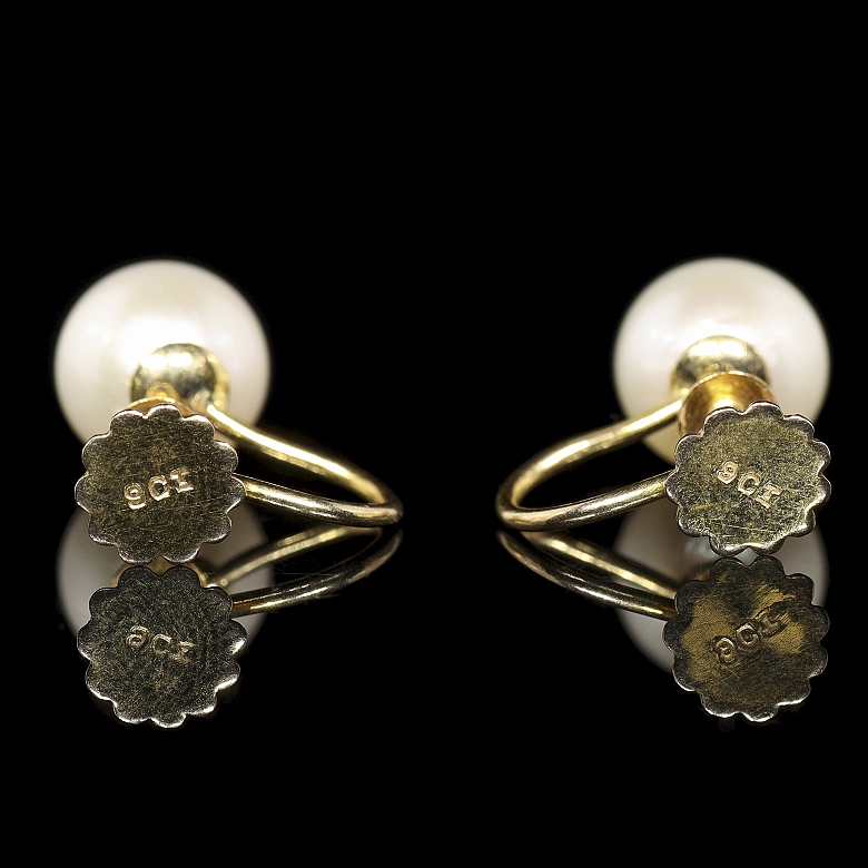 Pendientes de perlas y oro amarillo